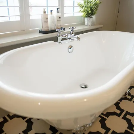 Pasture House 6 * Thornton Watlass