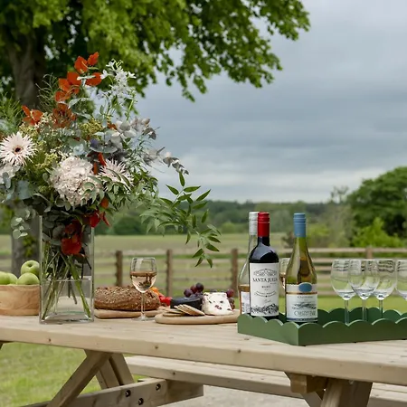 Pasture House 6 * Thornton Watlass