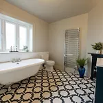 度假居 Pasture House 6 *