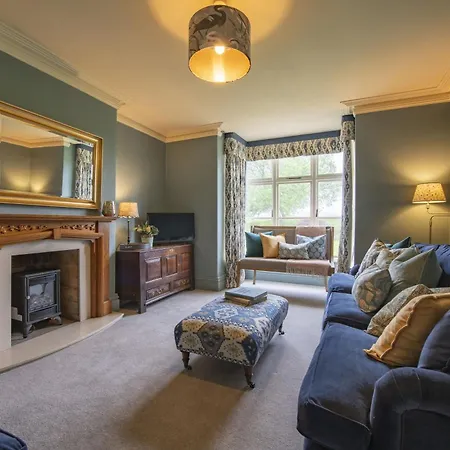 別荘 Pasture House 6 *