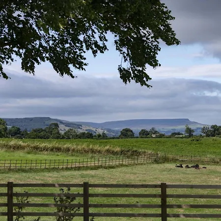 Pasture House 6 *